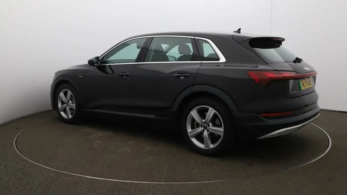 2021-audi-e-tron-50e-technik-station-wagon-big-28