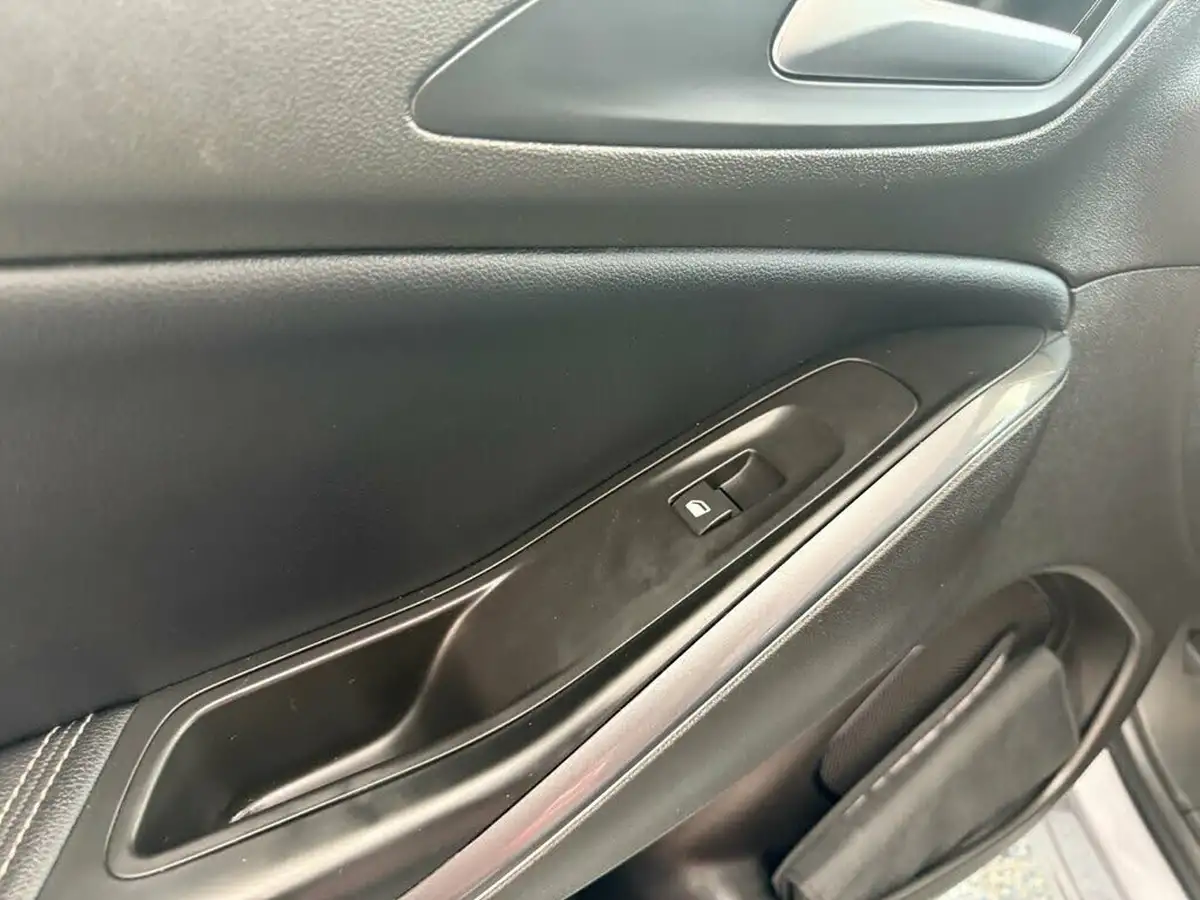 2019-vauxhall-grandland-x-12-elite-nav-big-19