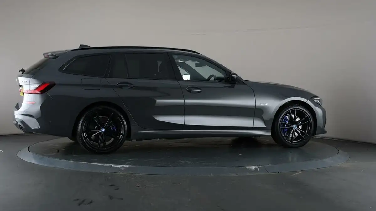 2022-bmw-3-series-20-330e-m-sport-pro-edition-touring-5d-big-55
