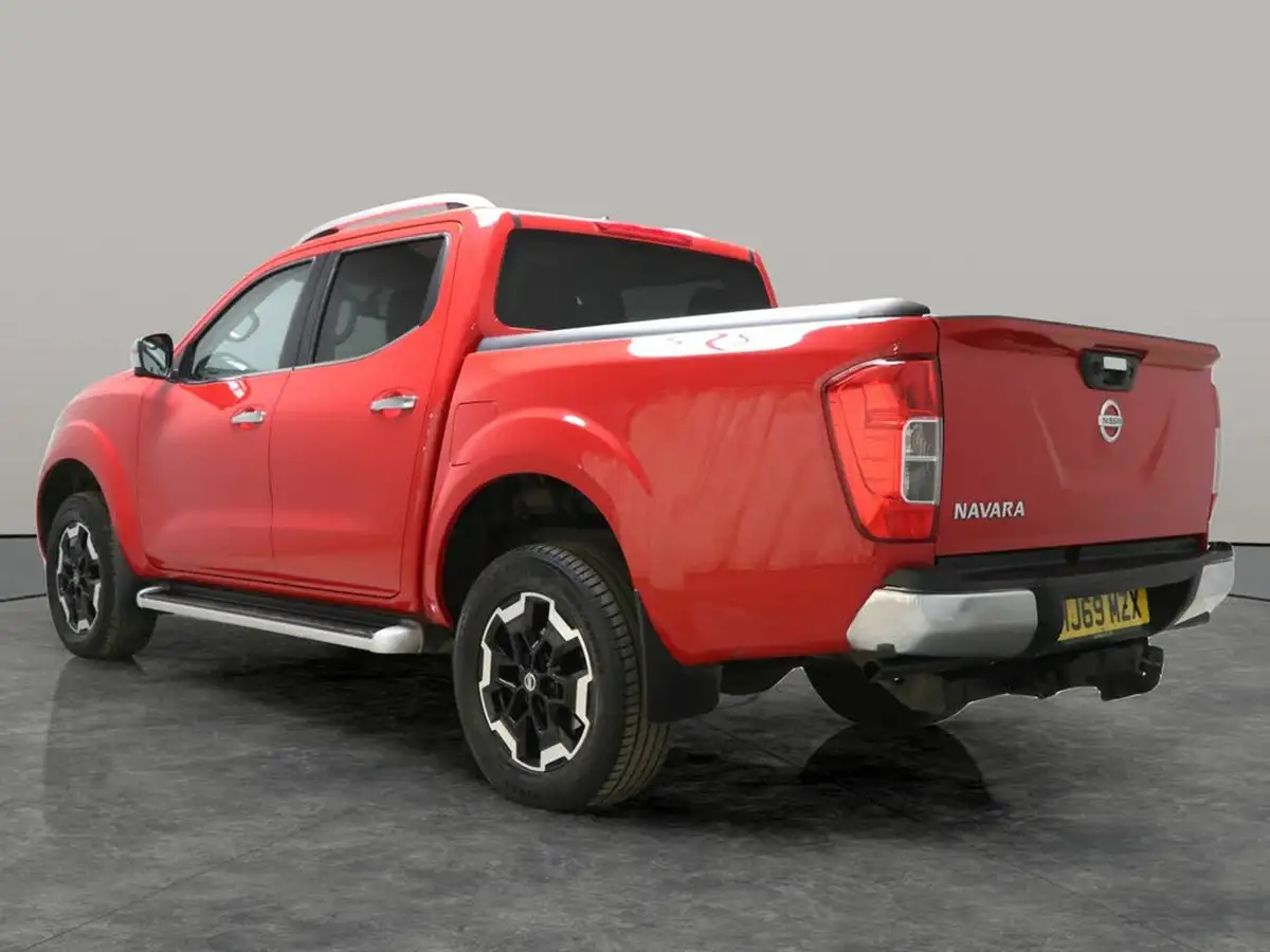 2019-nissan-navara-23dci-tt-tekna-8-navileather-auto-big-13