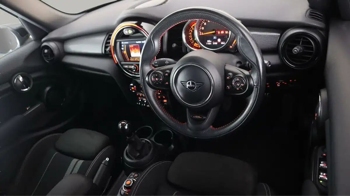 2019-mini-cooper-15-cooper-sport-hatchback-5d-big-9