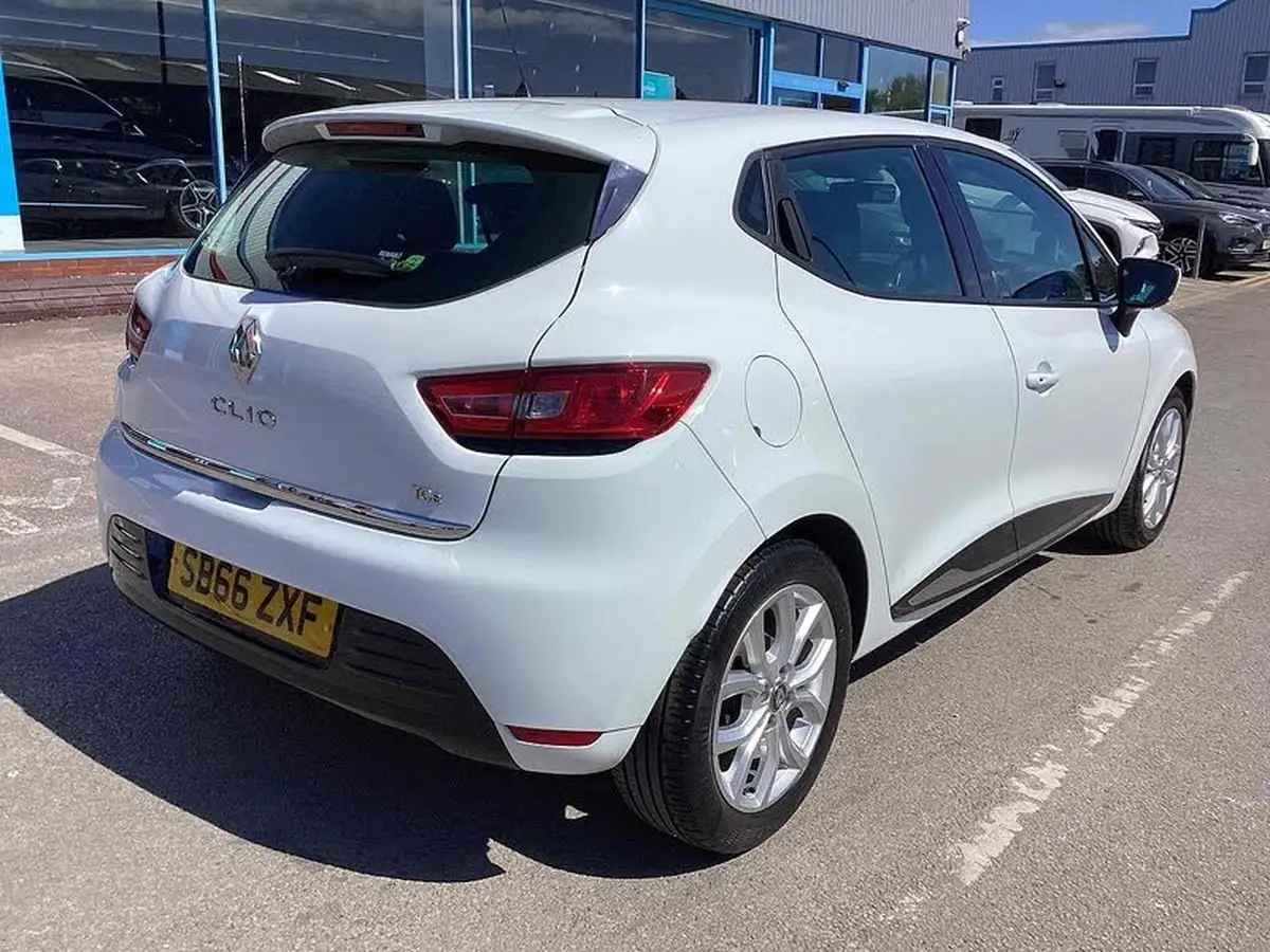 2016-renault-clio-09-tce-dynamique-nav-big-4