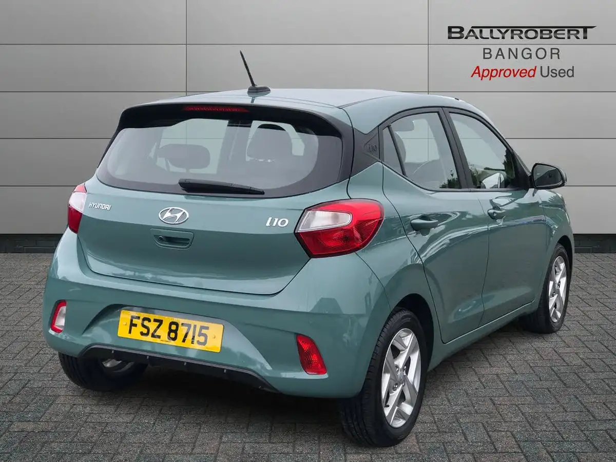 2022-hyundai-i10-12-se-connect-auto-big-14