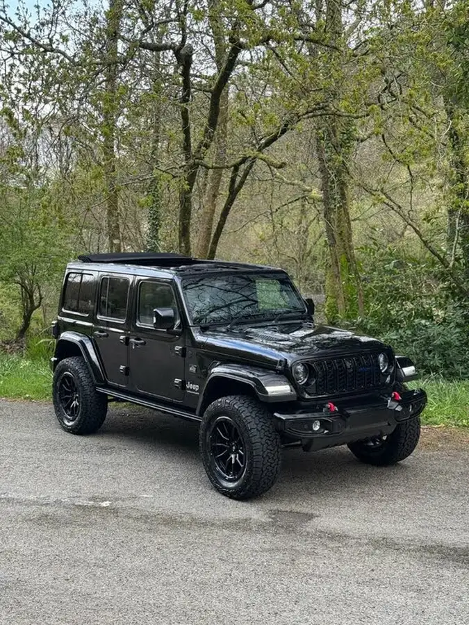 2025-jeep-wrangler-big-43