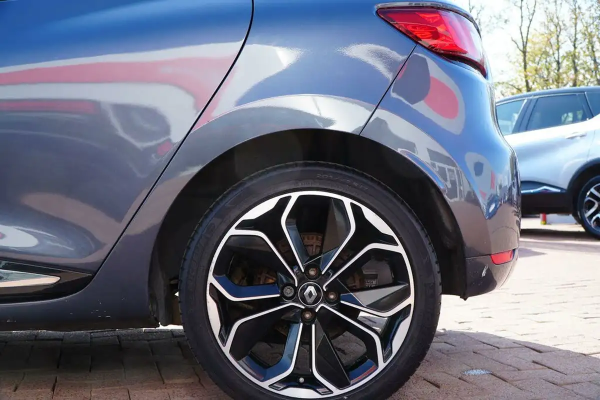2019-renault-clio-09-tce-iconic-75ps-big-32