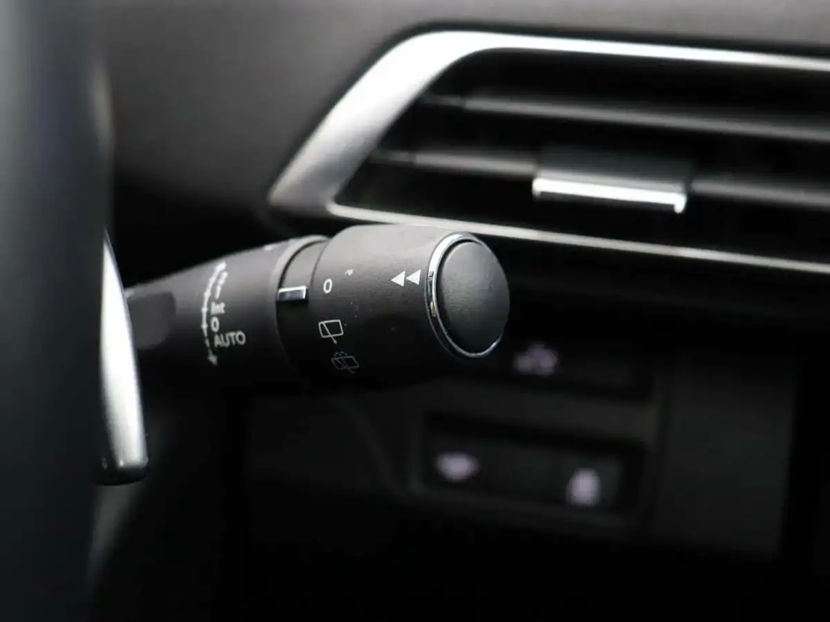 2020-peugeot-3008-suv-16-puretech-gt-line-premium-big-34