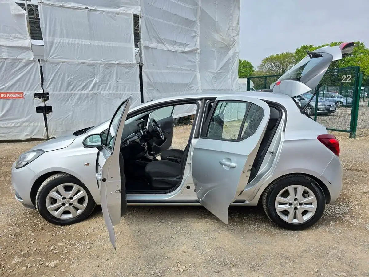 2016-vauxhall-corsa-14i-design-90ps-ac-5d-auto-big-15
