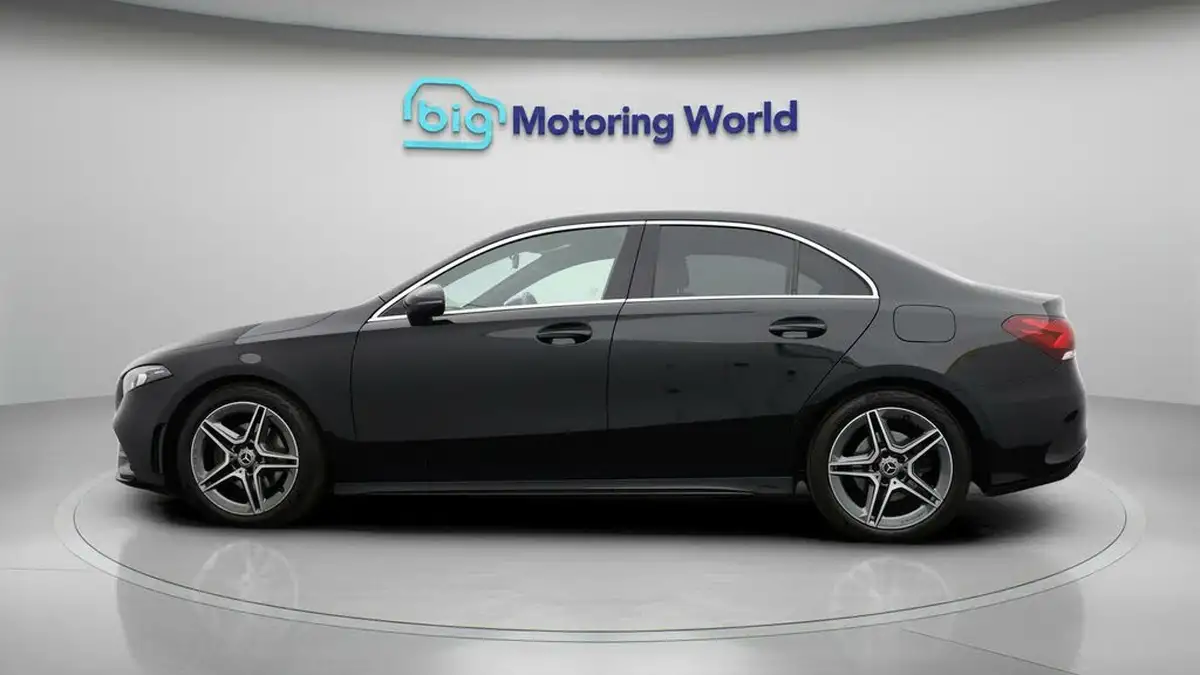 2020-mercedes-benz-a-class-13-a200-amg-line-saloon-4d-7g-dct-big-3