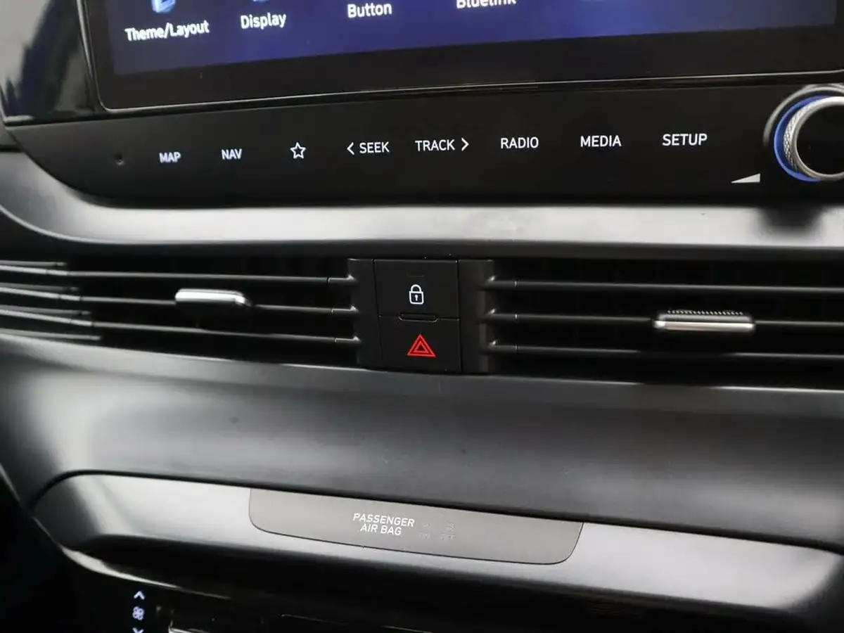 2022-hyundai-bayon-10-t-gdi-premium-100ps-dct-big-18