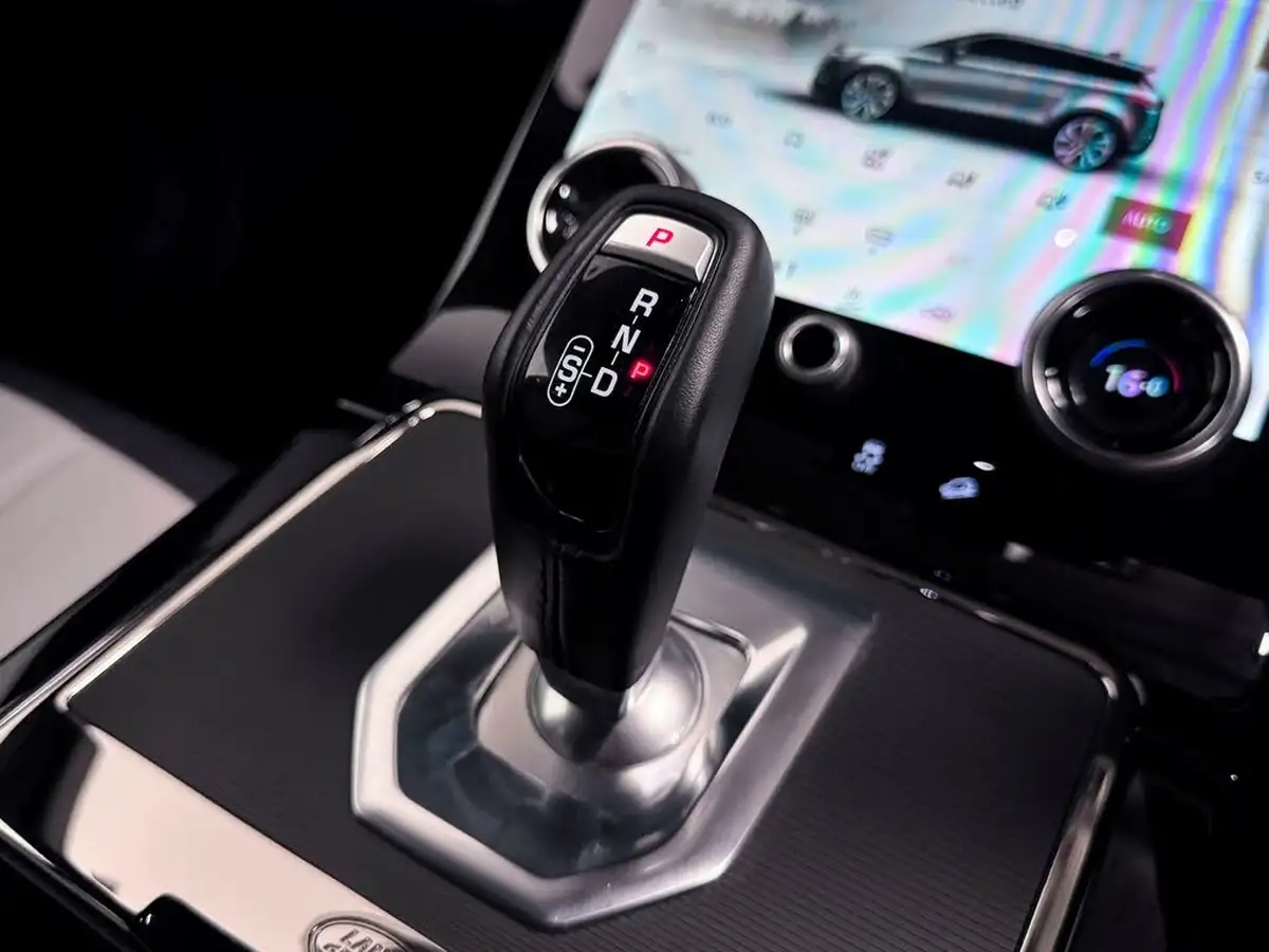 2022-land-rover-range-rover-evoque-15-p300e-r-dynamic-se-big-30