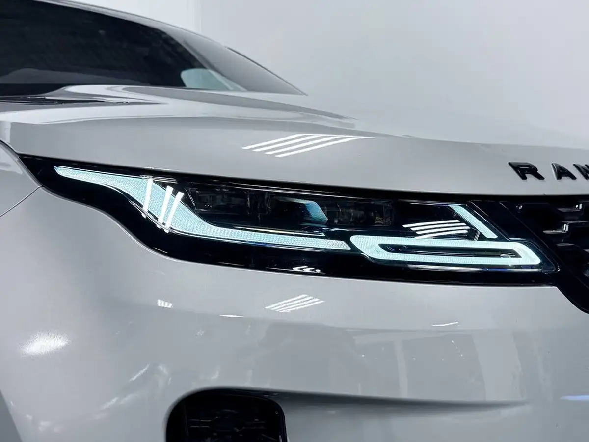 2022-land-rover-range-rover-evoque-15-p300e-r-dynamic-se-big-11