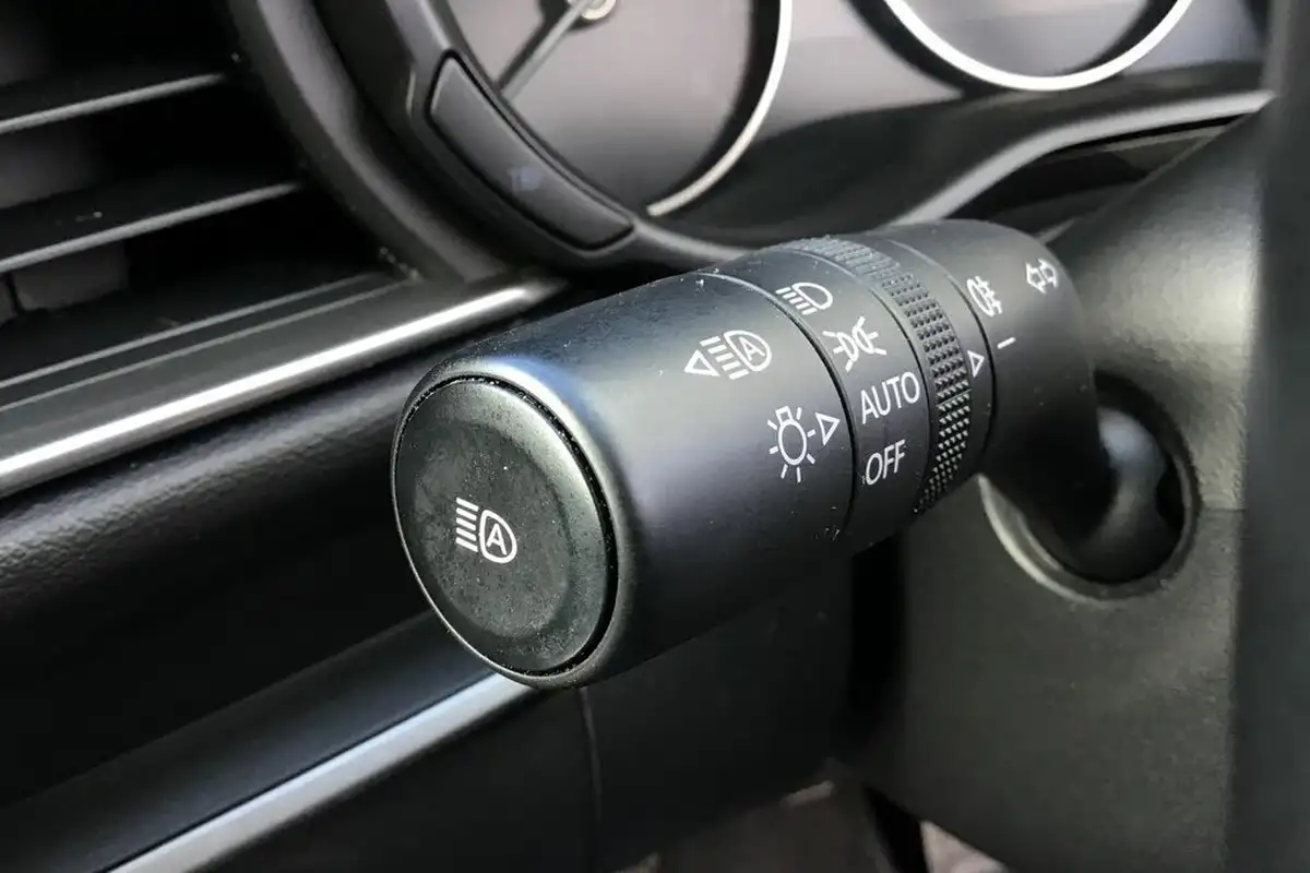2022-mazda-cx-30-20-e-skyactiv-g-se-l-big-17