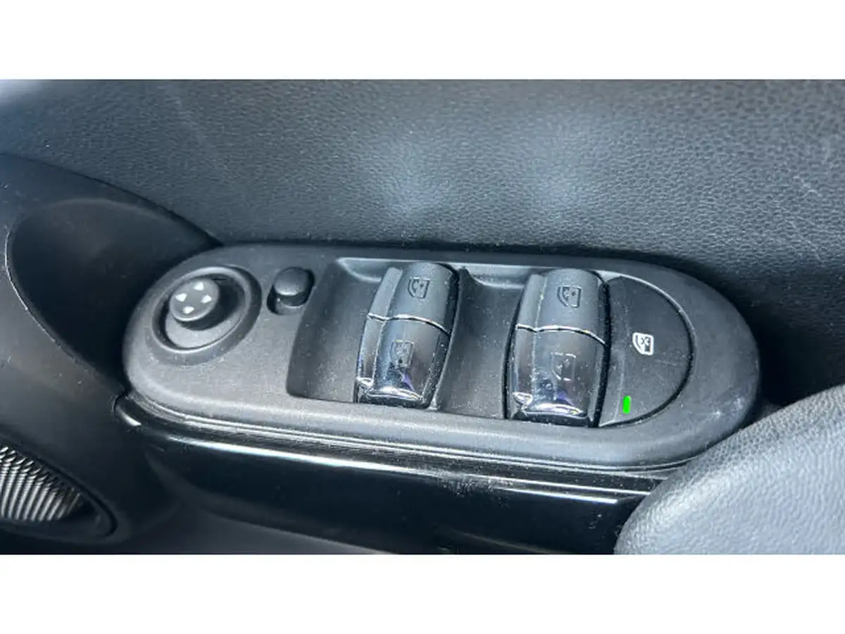 2021-mini-cooper-15-one-classic-5d-big-26