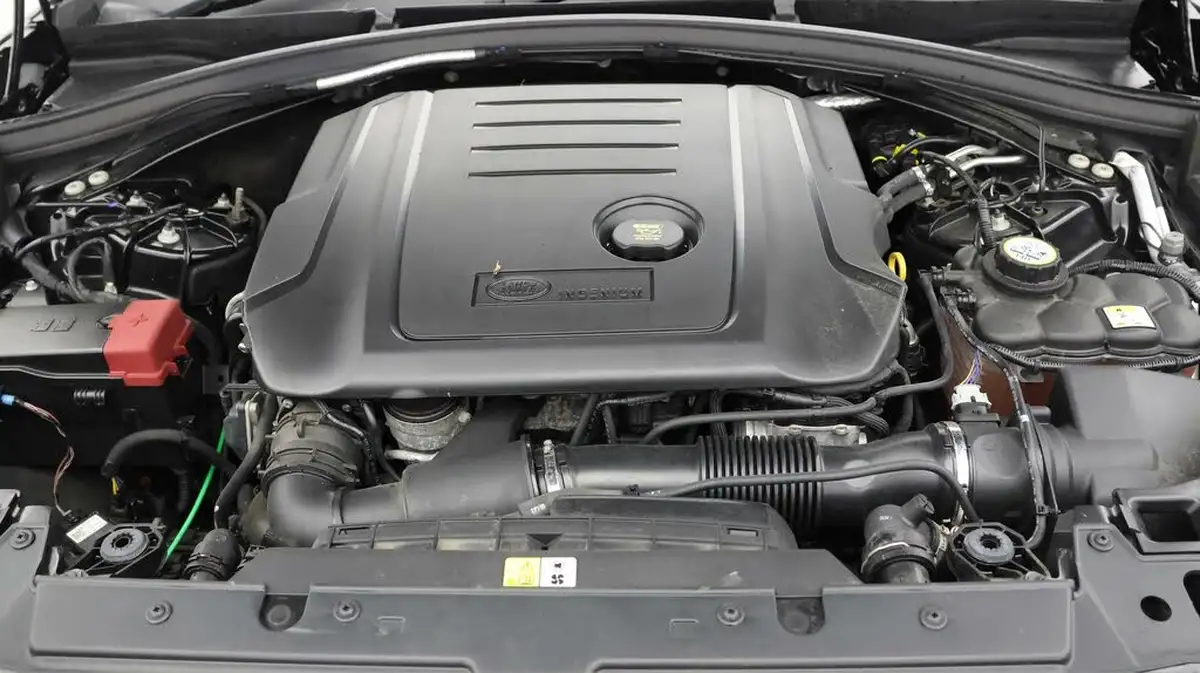 2019-land-rover-range-rover-velar-20-d240-r-dynamic-hse-big-18