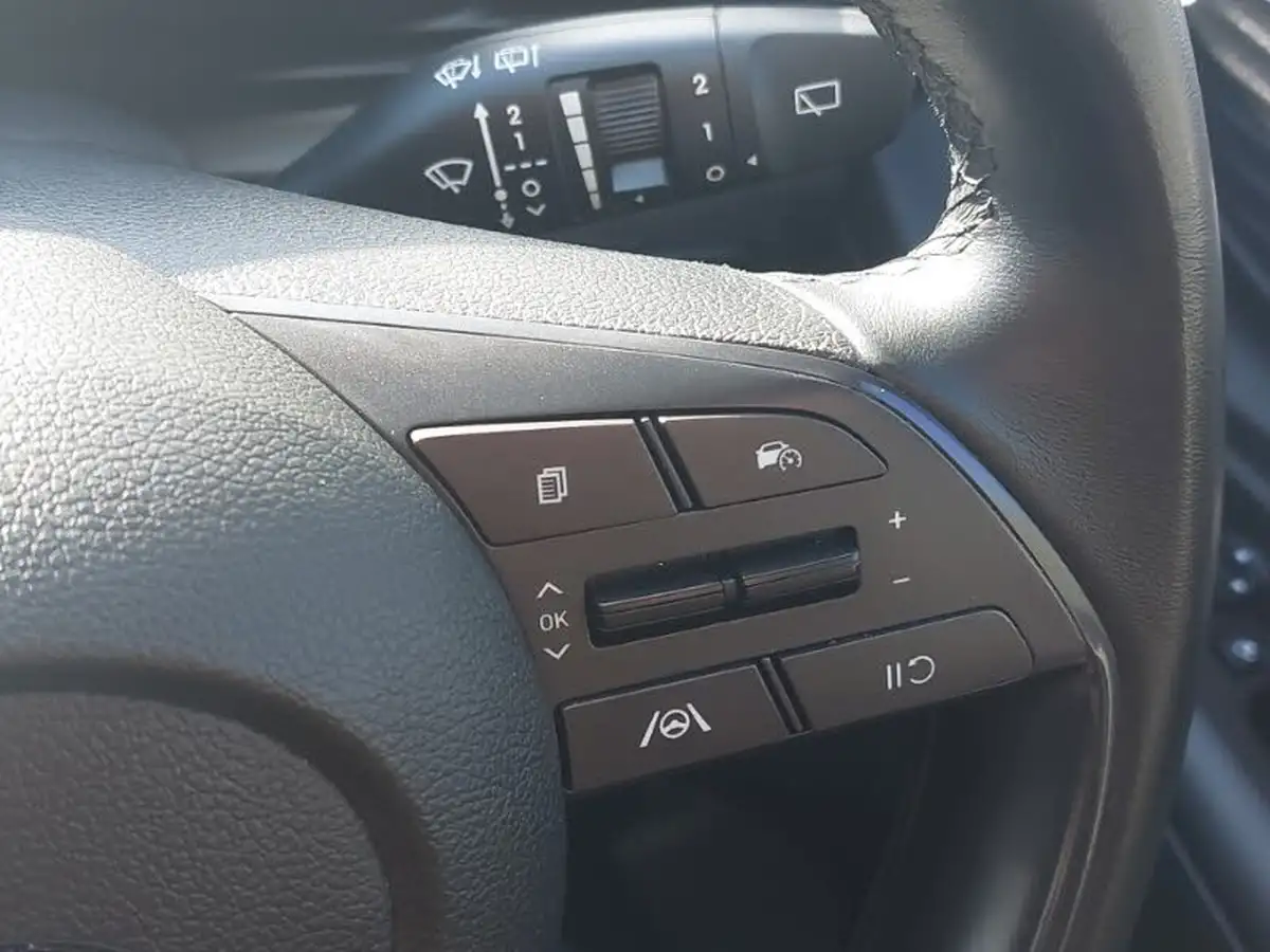 2022-hyundai-bayon-10-t-gdi-se-connect-dct-big-12