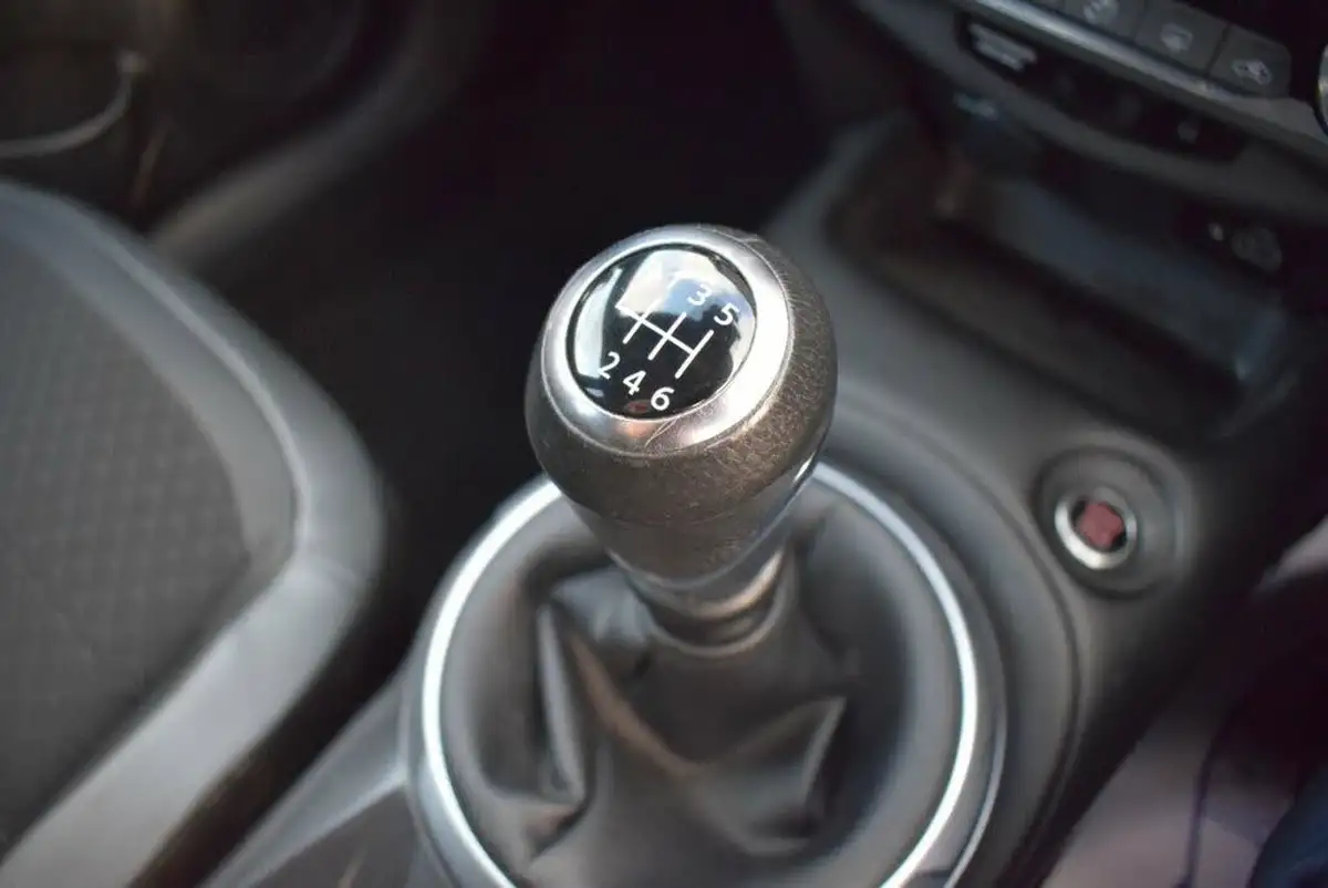 2023-nissan-juke-10-dig-t-n-connecta-big-21