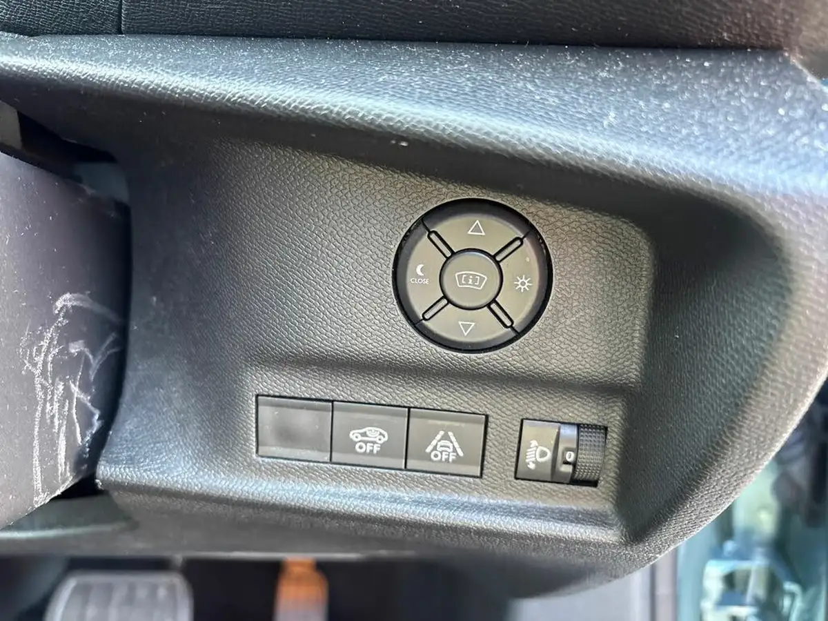2022-citroen-c4-12-puretech-sense-plus-eat8-big-28
