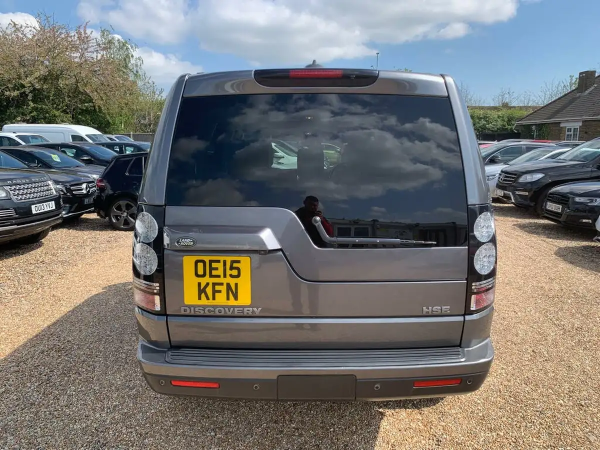 2015-land-rover-discovery-4-30-sd-v6-hse-big-5