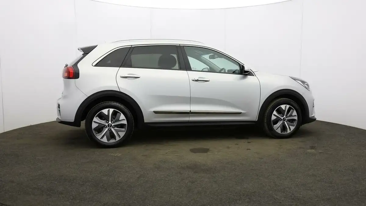 2021-kia-e-niro-ev-4-big-46