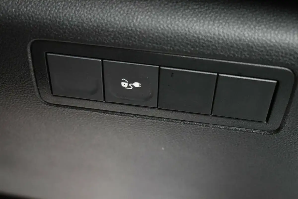 2024-renault-kangoo-e-ll21-e-tech-advance-rc-panel-big-15