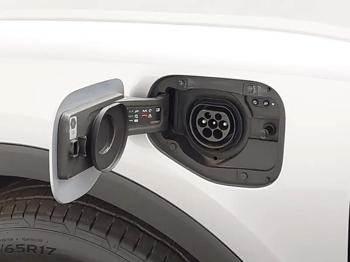 2023-audi-q3-14-45-tfsi-e-technik-big-13