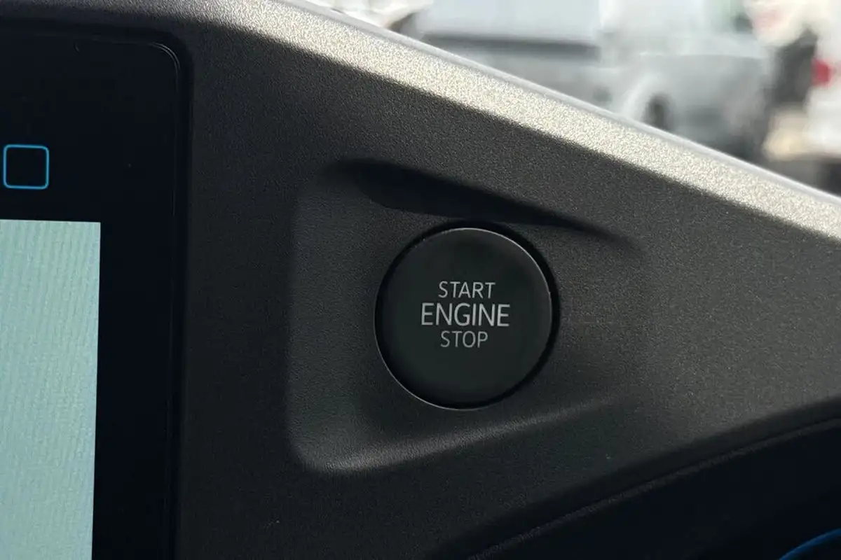 2025-volkswagen-transporter-20tdi-t30-commerce-plus-bmt-swb-150pseu6e-big-42