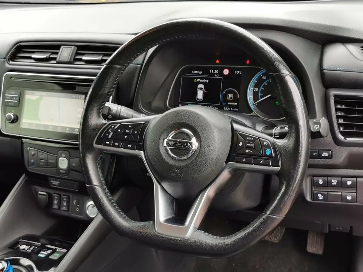 2018-nissan-leaf-e-tekna-110kw-big-10