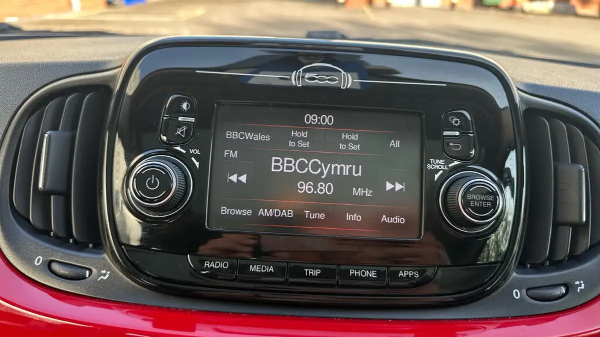2019-fiat-500-12-lounge-ss-big-29