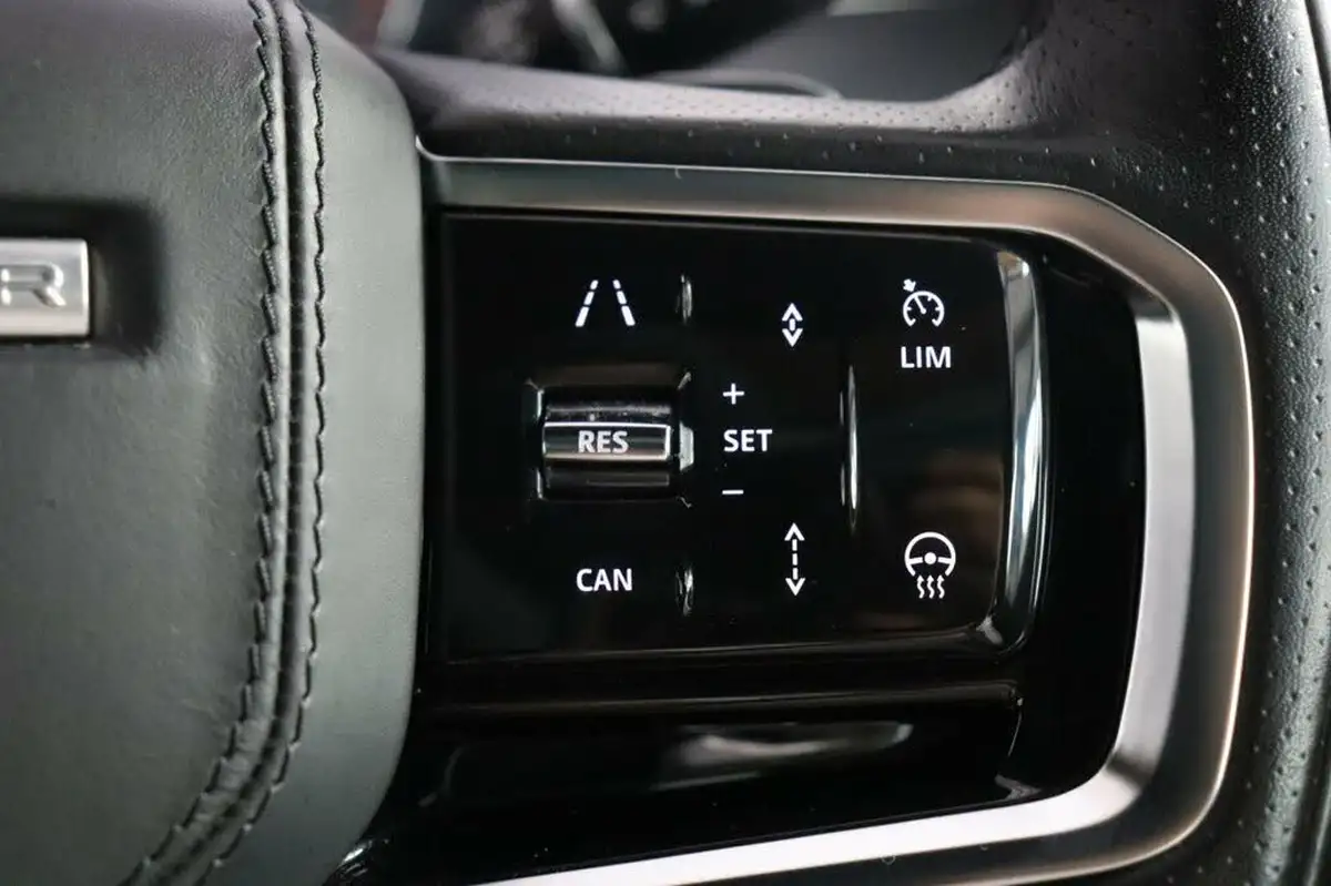 2022-land-rover-range-rover-evoque-20-d200-r-dynamic-hse-big-31