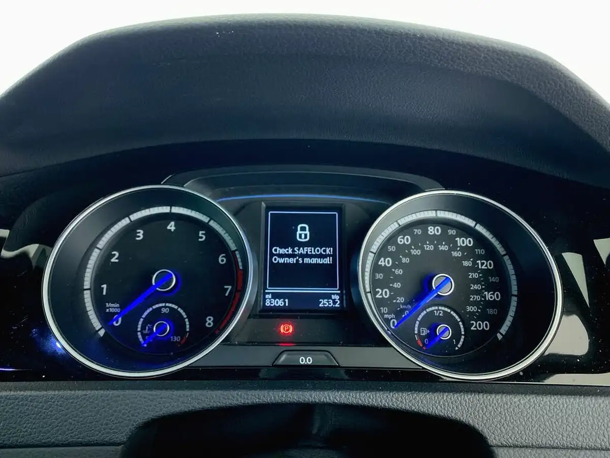 2015-volkswagen-golf-20-tsi-r-estate-5d-dsg-big-16