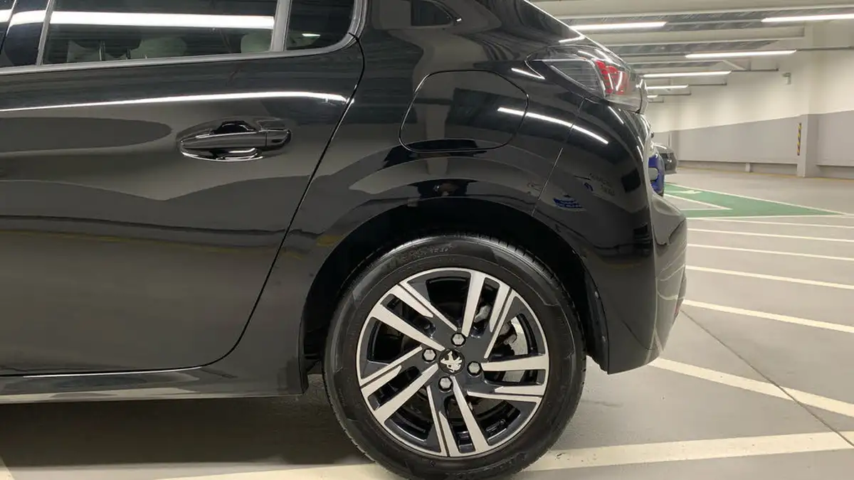 2022-peugeot-208-12-puretech-allure-100bhp-big-14