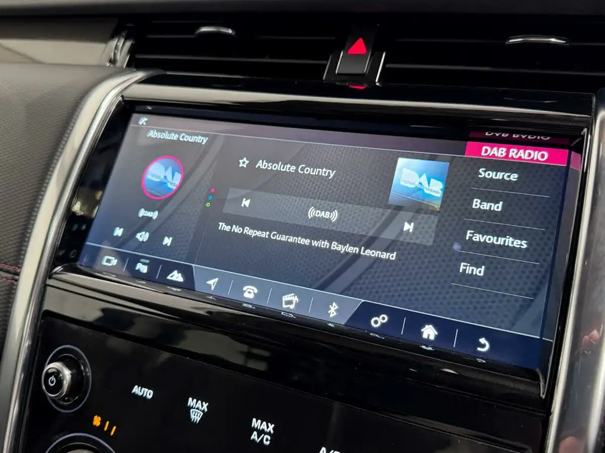 2021-land-rover-discovery-sport-15-p300e-r-dynamic-se-big-41