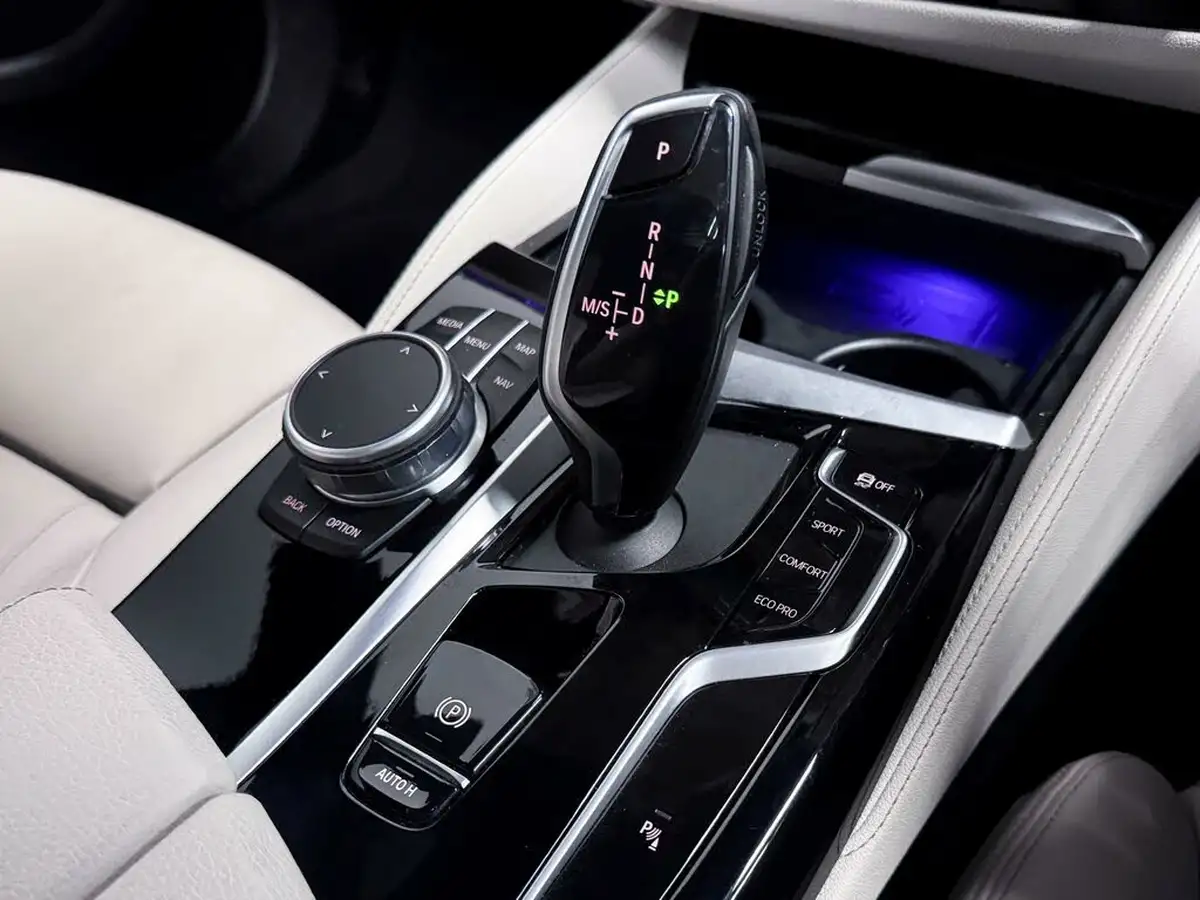 2021-bmw-5-series-20td-520d-m-sport-mht-touring-5d-big-31