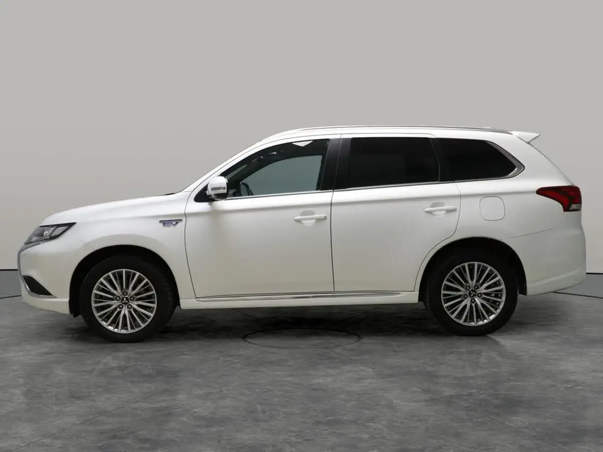 2021-mitsubishi-outlander-24-dynamic-phev-big-12
