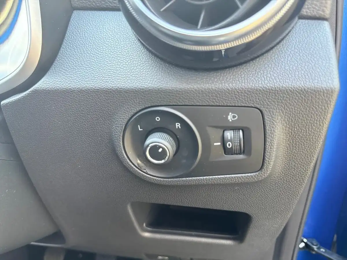 2020-mg-zs-suv-15-vti-tech-exclusive-106ps-big-25