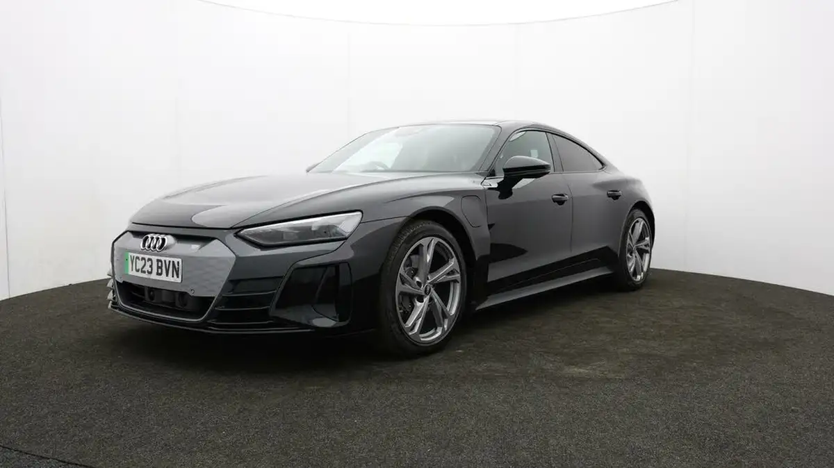 2023-audi-e-tron-gt-e-big-57