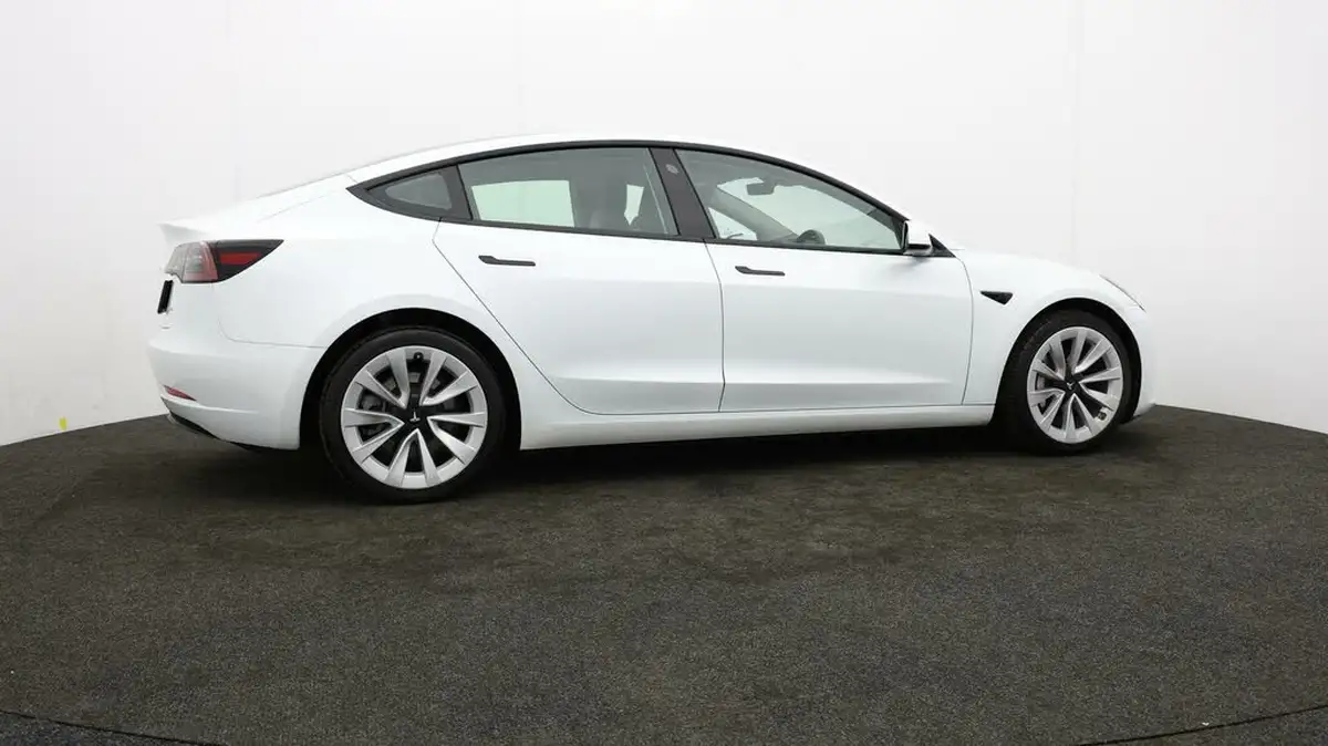 2021-tesla-model-3-e-long-range-awd-big-28