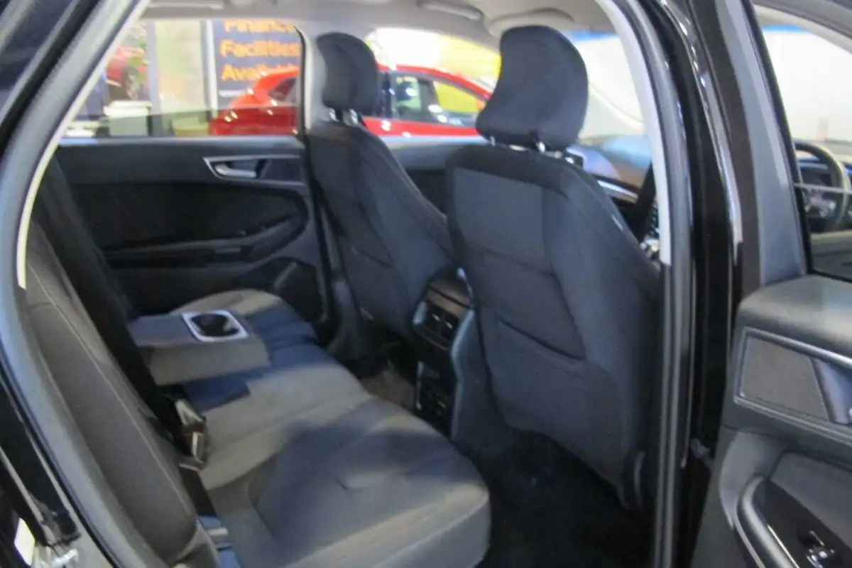2017-ford-edge-20tdci-sport-210ps-lux-pack-powershift-big-37