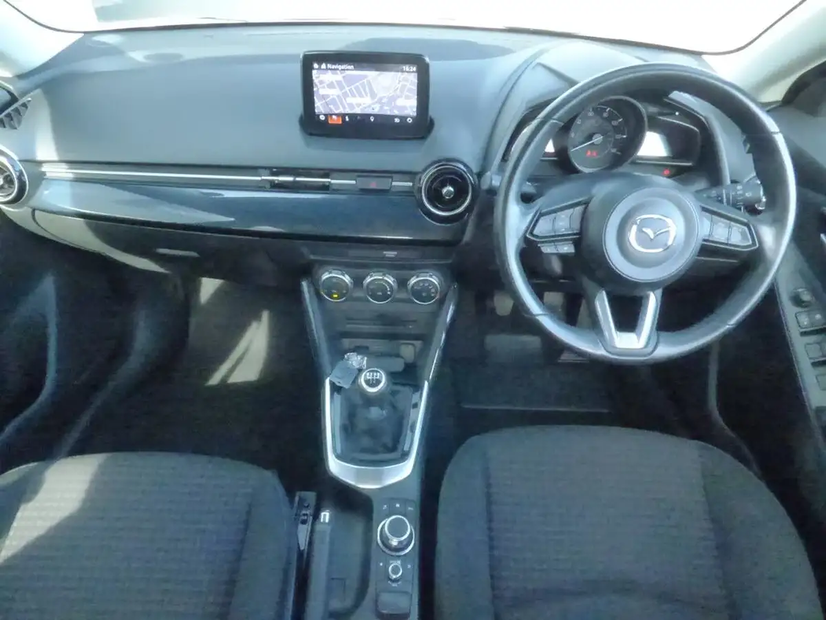 2018-mazda-mazda2-15-se-l-nav-big-10