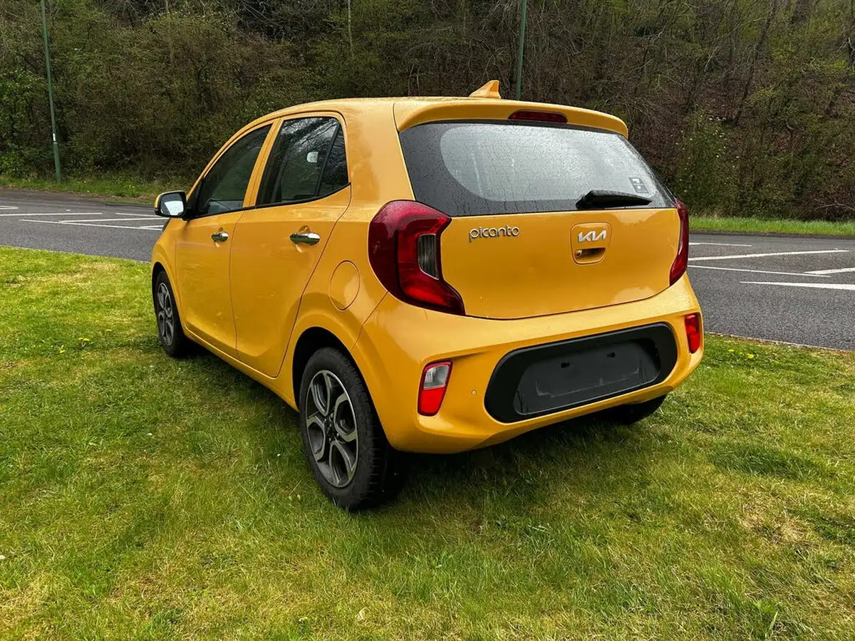 2023-kia-picanto-10-3-big-4