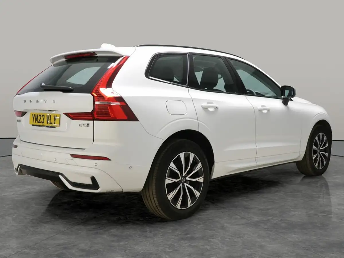 2023-volvo-xc60-20-b5-plus-big-11