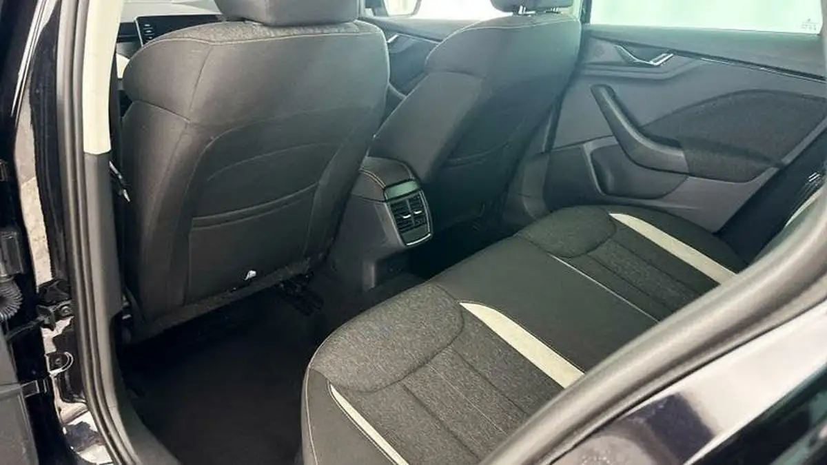 2021-skoda-kamiq-10-tsi-se-l-109ps-dsg-big-31