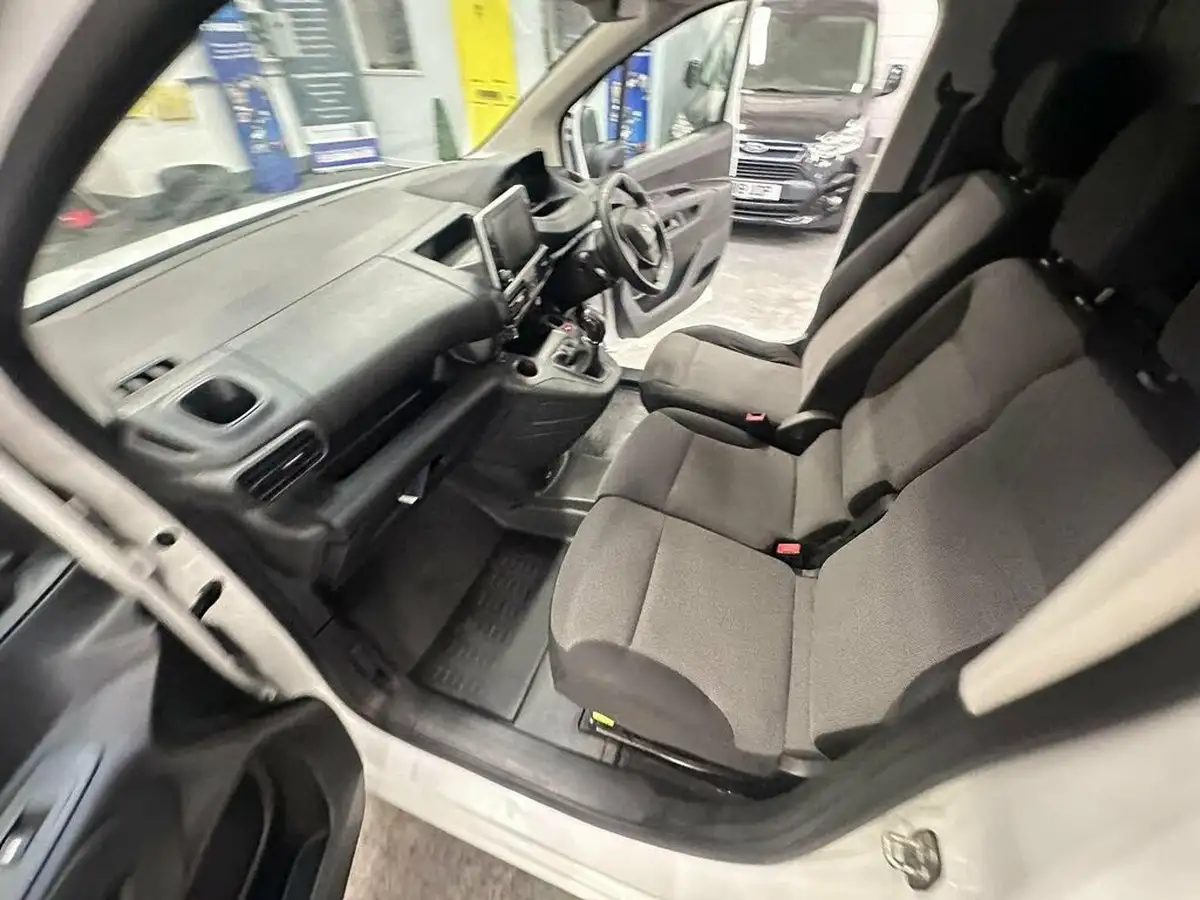 2019-peugeot-partner-15-bluehdi-1000-professional-100ps-eu6dt-panel-big-51