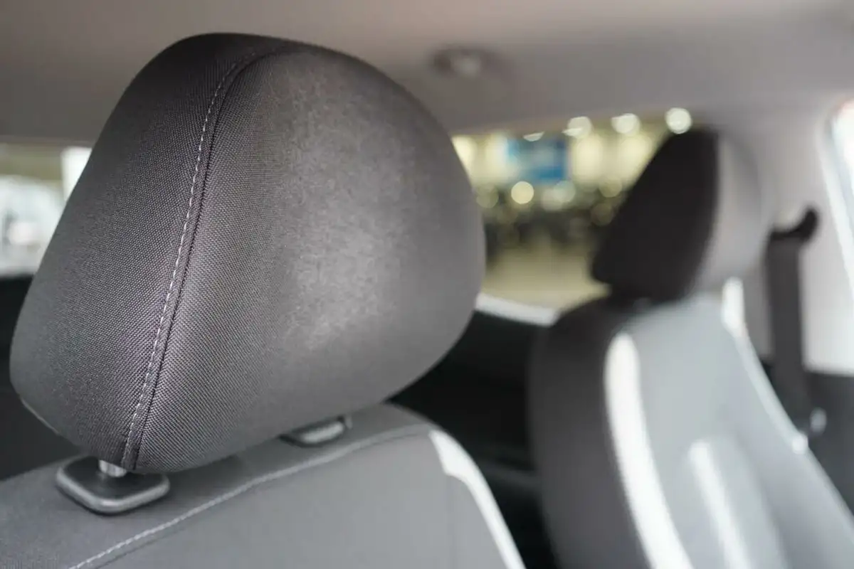 2023-hyundai-i10-10-premium-big-16
