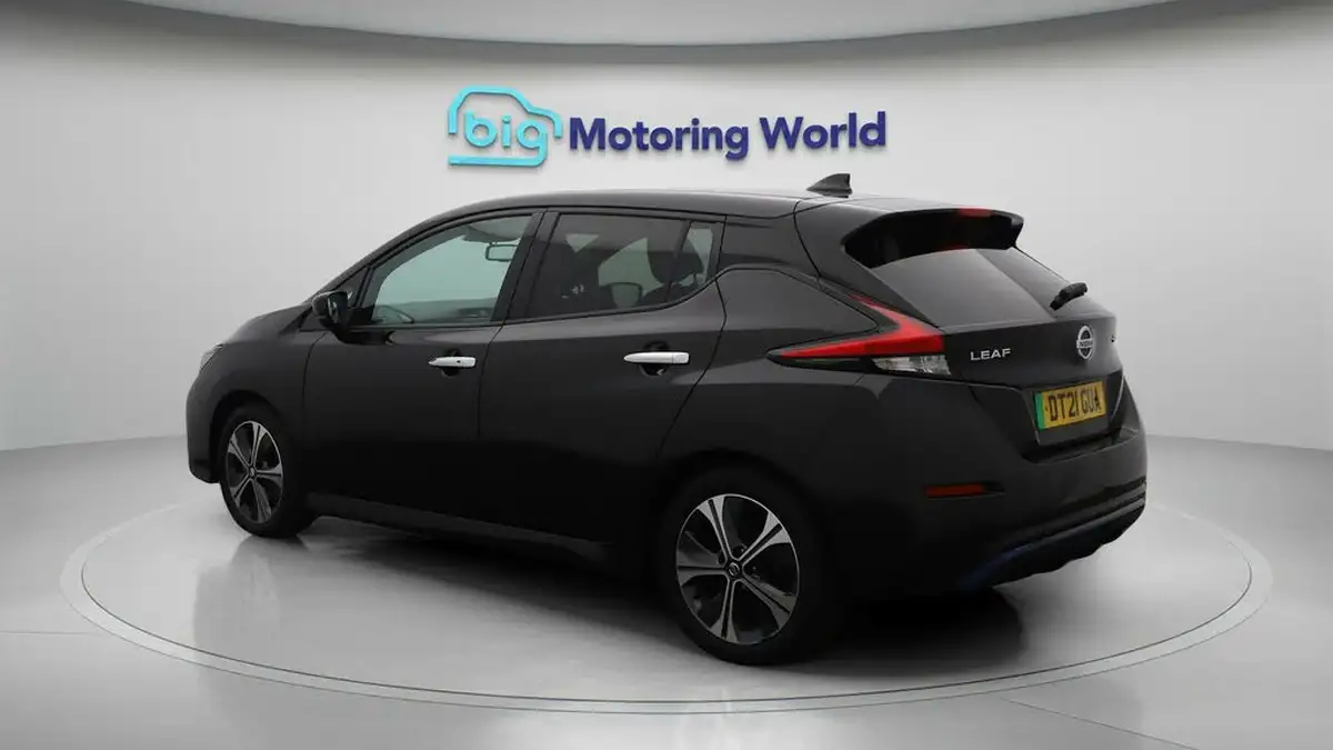 2021-nissan-leaf-e-n-connecta-big-5