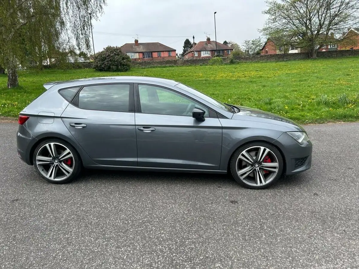 2014-seat-leon-20-cupra-280-ss-hatchback-5d-big-2