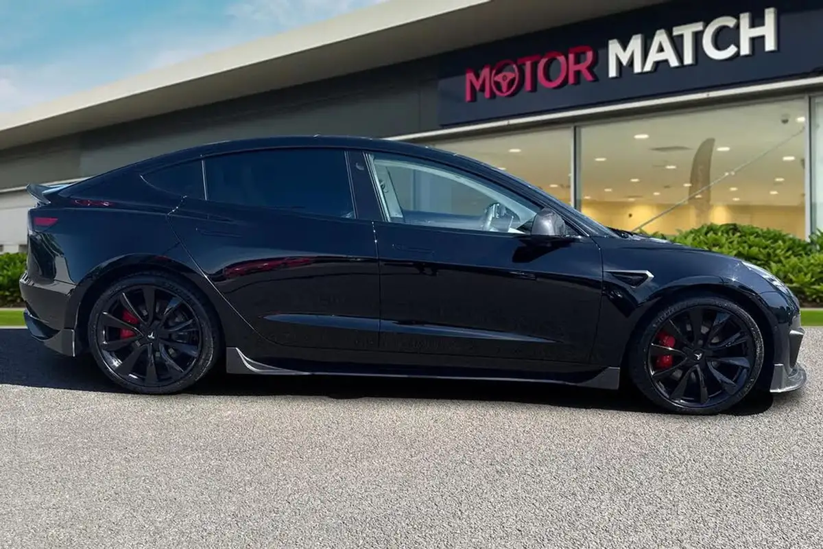 2020-tesla-model-3-e-performance-big-2