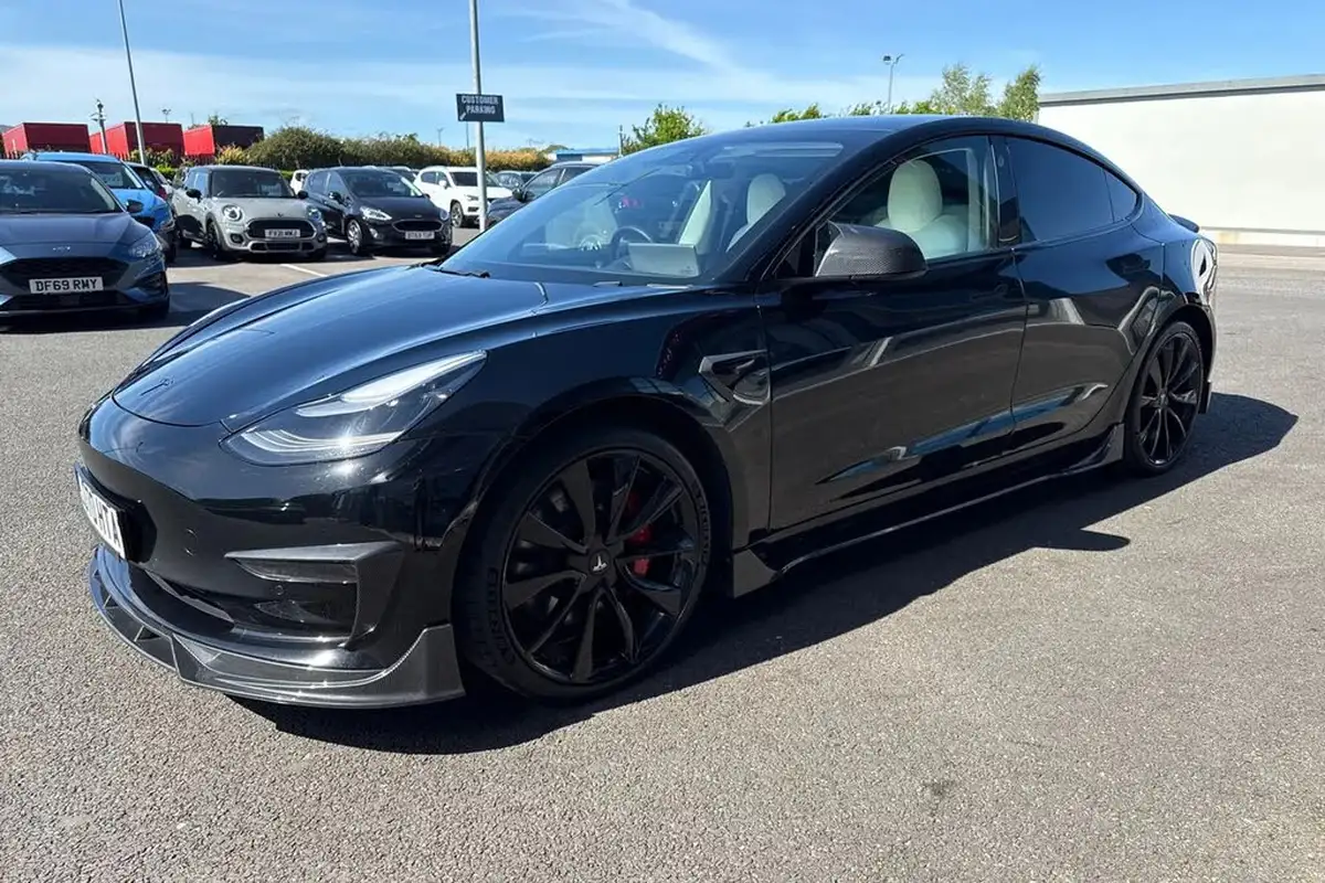 2020-tesla-model-3-e-performance-big-26
