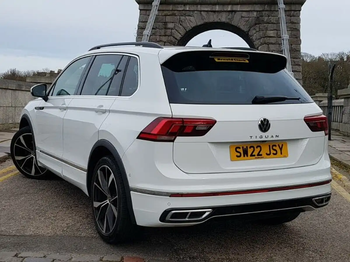 2022-volkswagen-tiguan-15-tsi-r-line-big-1