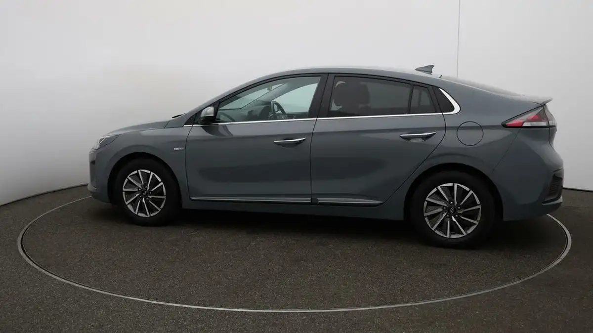 2021-hyundai-ioniq-e-premium-se-electric-100kw-big-52